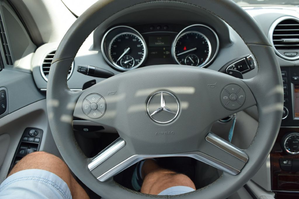 2010 Mercedes-Benz GL-Class Image 32