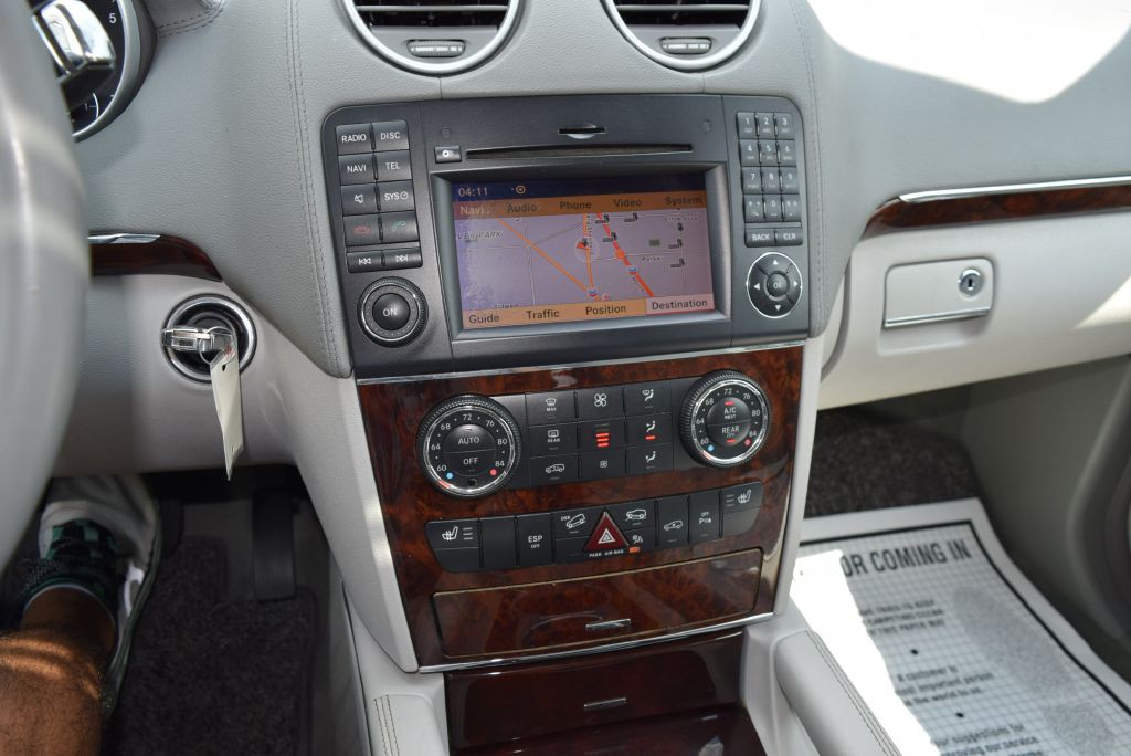 2010 Mercedes-Benz GL-Class Image 33