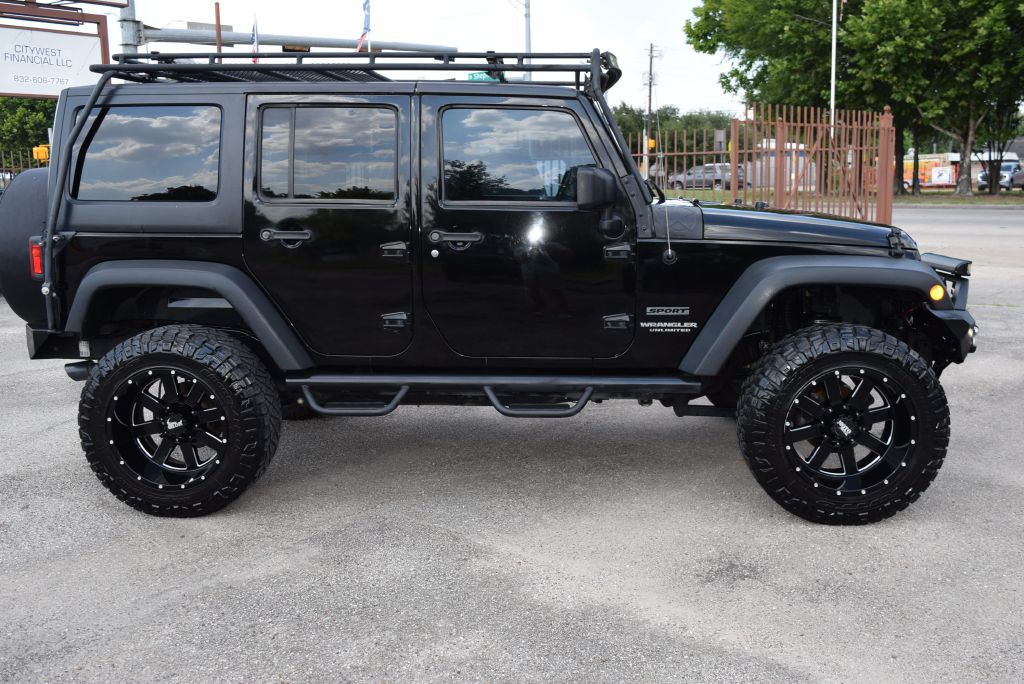 2017 Jeep Wrangler Unlimited Image 2