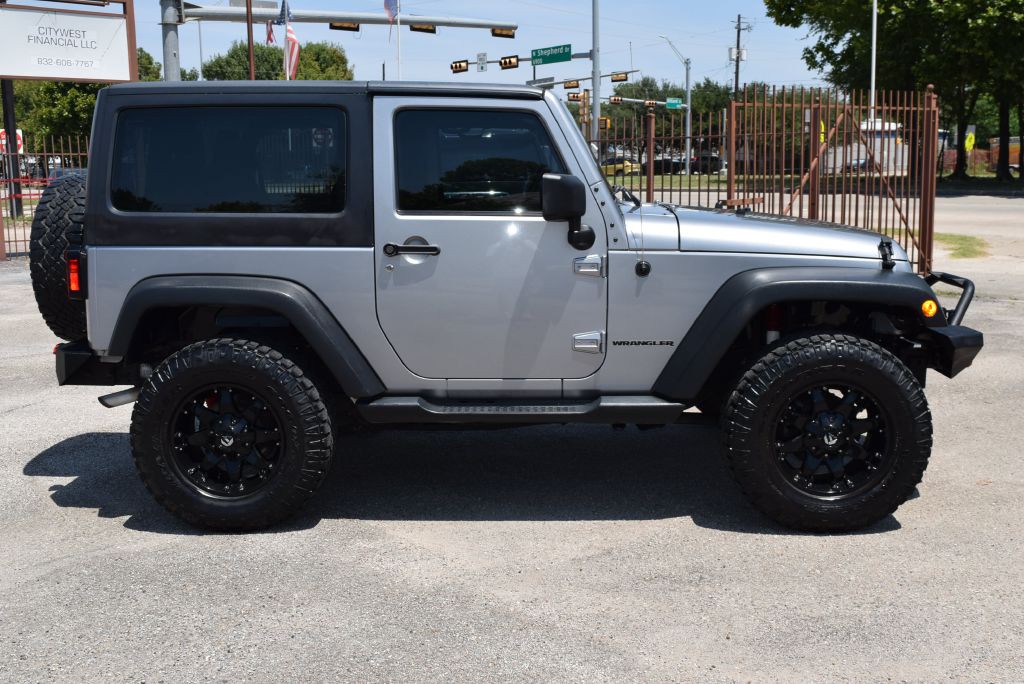 2013 Jeep Wrangler Image 2