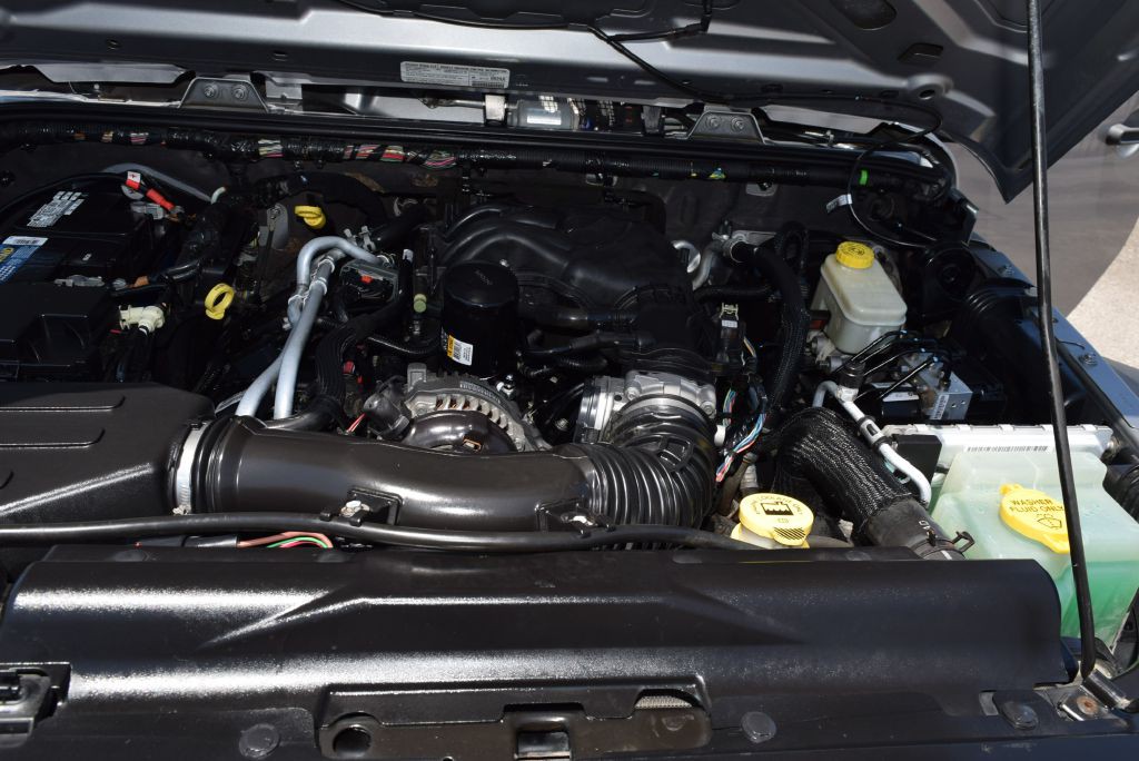 2013 Jeep Wrangler Image 24