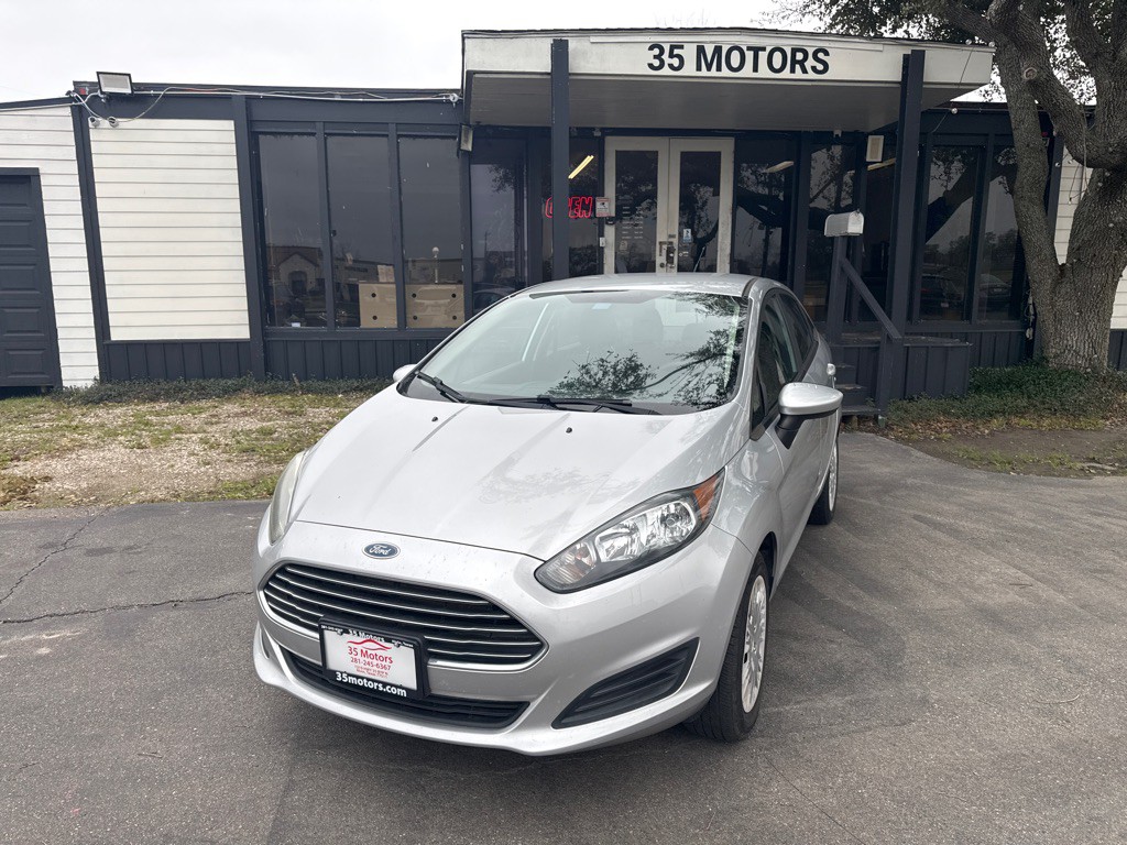 2017 Ford Fiesta Image 1