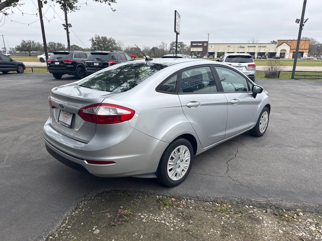 2017 Ford Fiesta Image 6