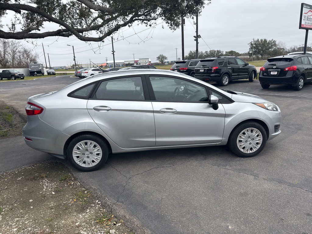 2017 Ford Fiesta Image 7
