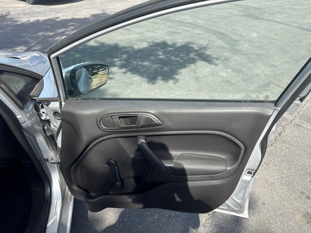 2017 Ford Fiesta Image 14