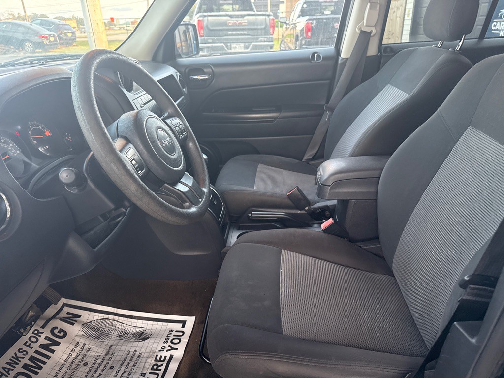 2017 Jeep Patriot Image 10
