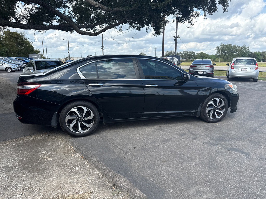 2016 Honda Accord Image 7