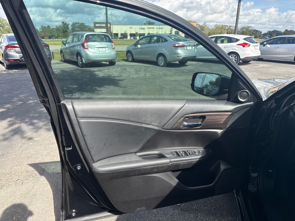 2016 Honda Accord Image 9