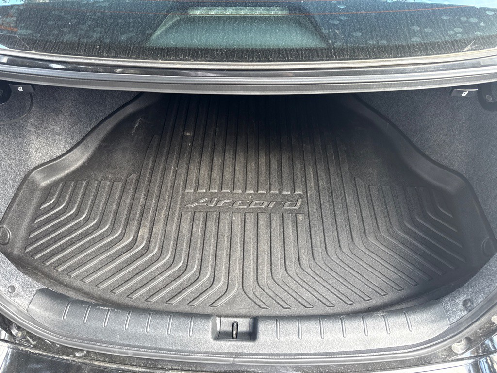 2016 Honda Accord Image 16