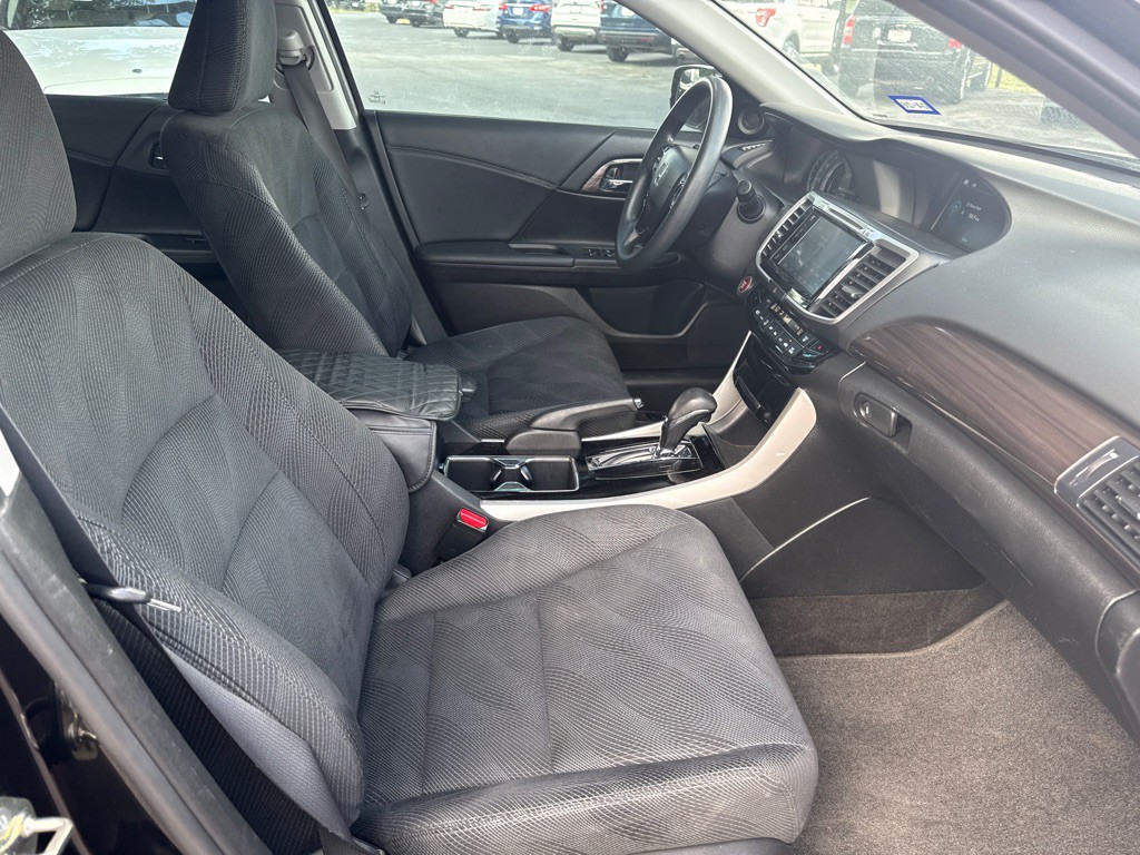 2016 Honda Accord Image 20