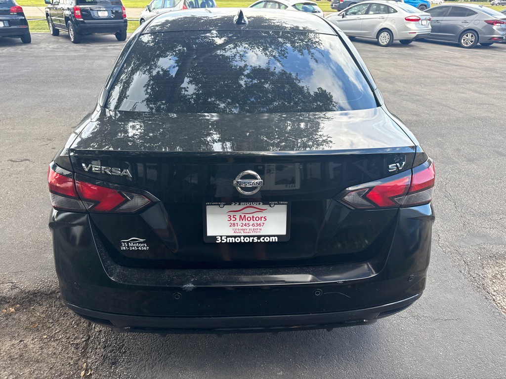 2020 Nissan Versa Image 5