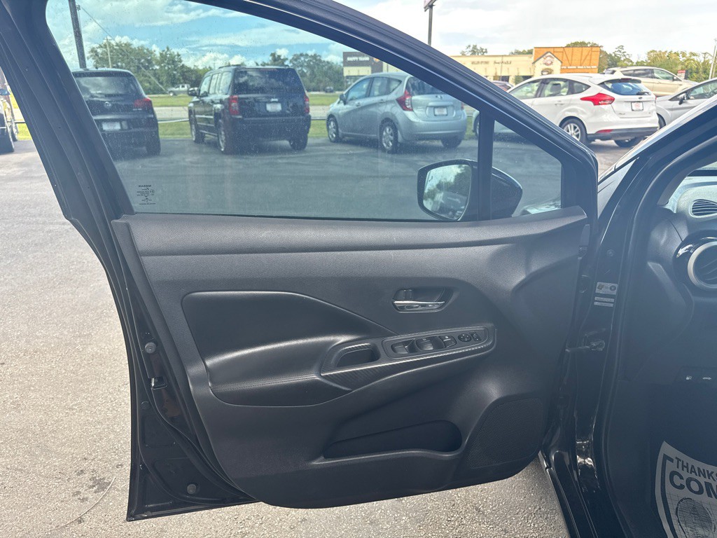 2020 Nissan Versa Image 10