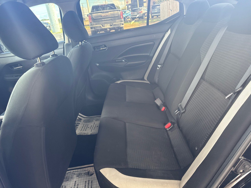 2020 Nissan Versa Image 15