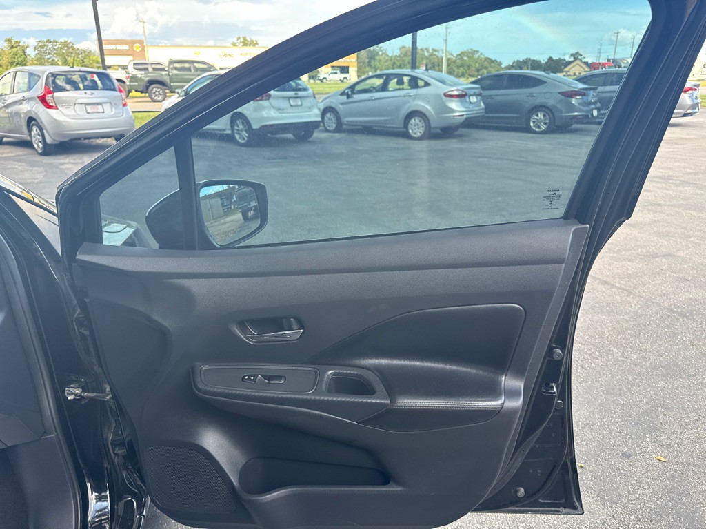 2020 Nissan Versa Image 18