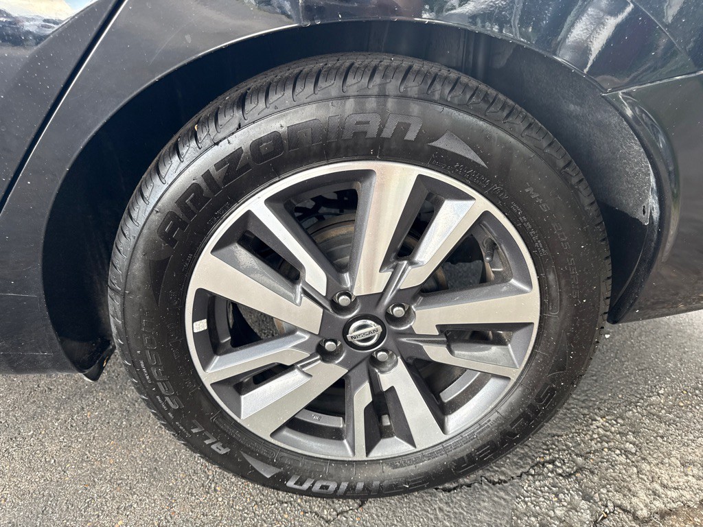 2020 Nissan Versa Image 21