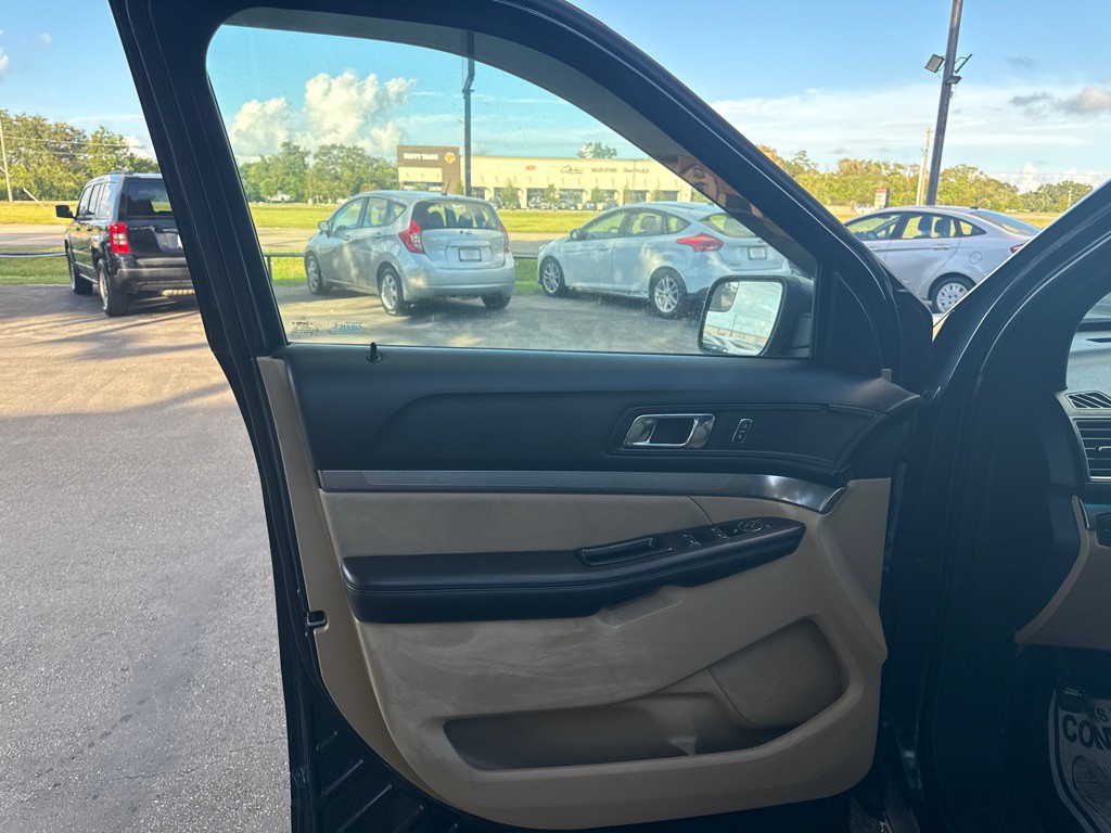 2017 Ford Explorer Image 9