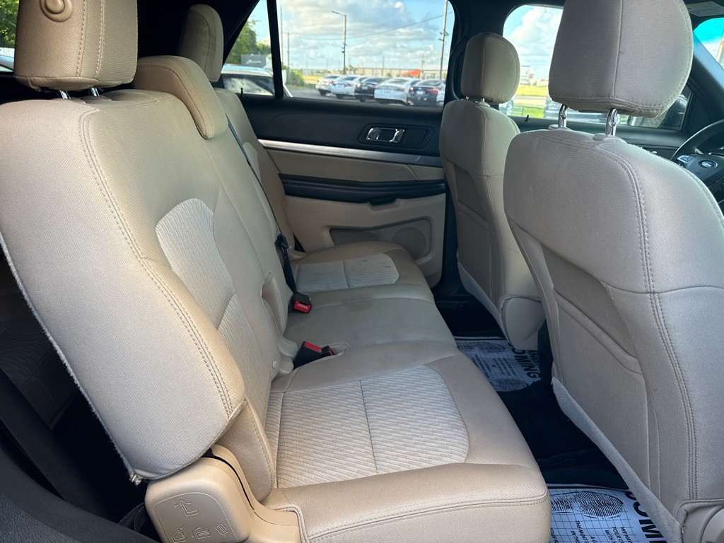 2017 Ford Explorer Image 18