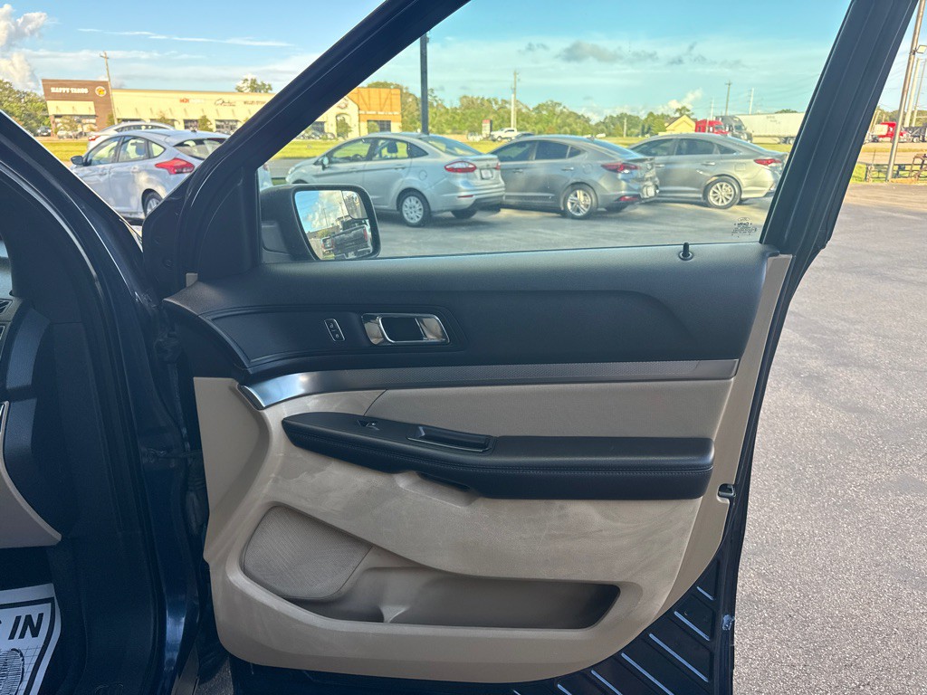 2017 Ford Explorer Image 19