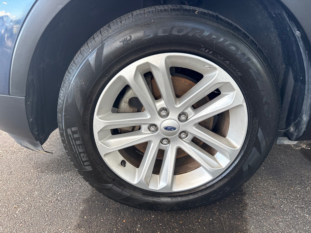 2017 Ford Explorer Image 21