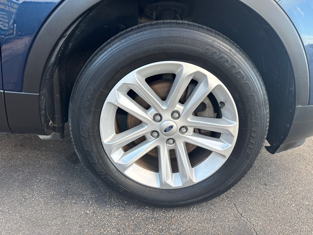 2017 Ford Explorer Image 24