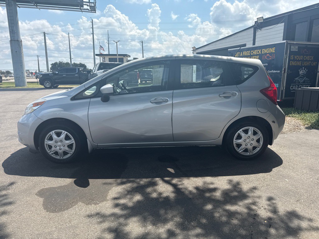 2016 Nissan Versa Image 3
