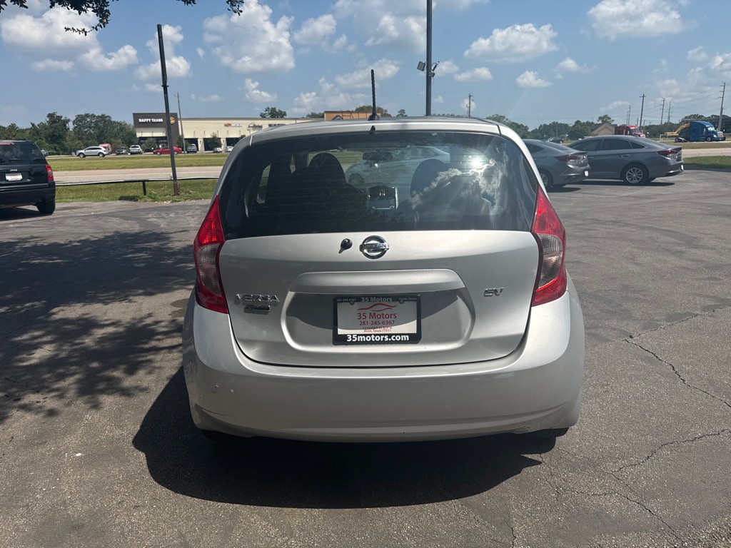 2016 Nissan Versa Image 5