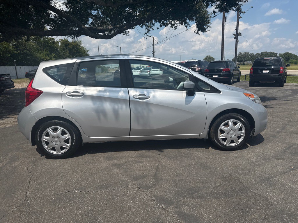 2016 Nissan Versa Image 7