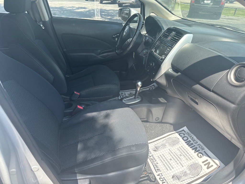 2016 Nissan Versa Image 17