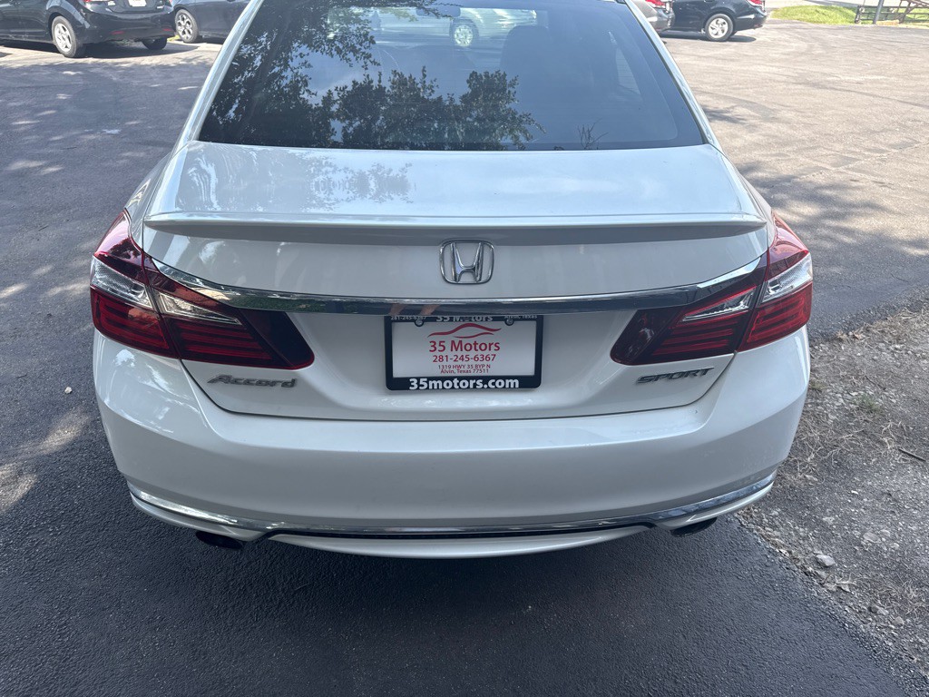 2017 Honda Accord Image 5