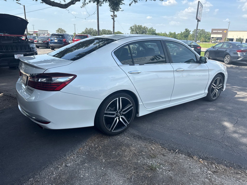 2017 Honda Accord Image 6