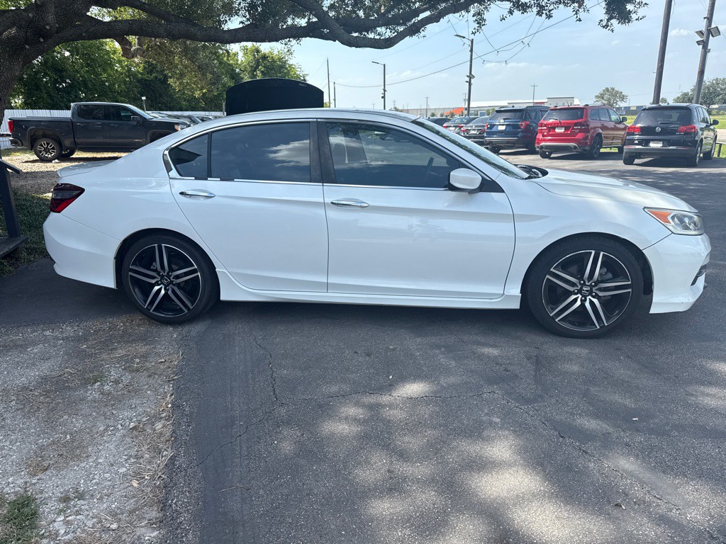 2017 Honda Accord Image 7