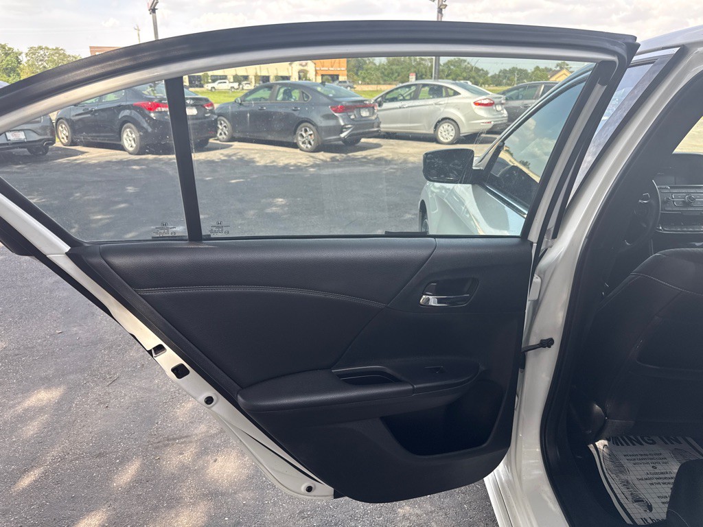 2017 Honda Accord Image 12