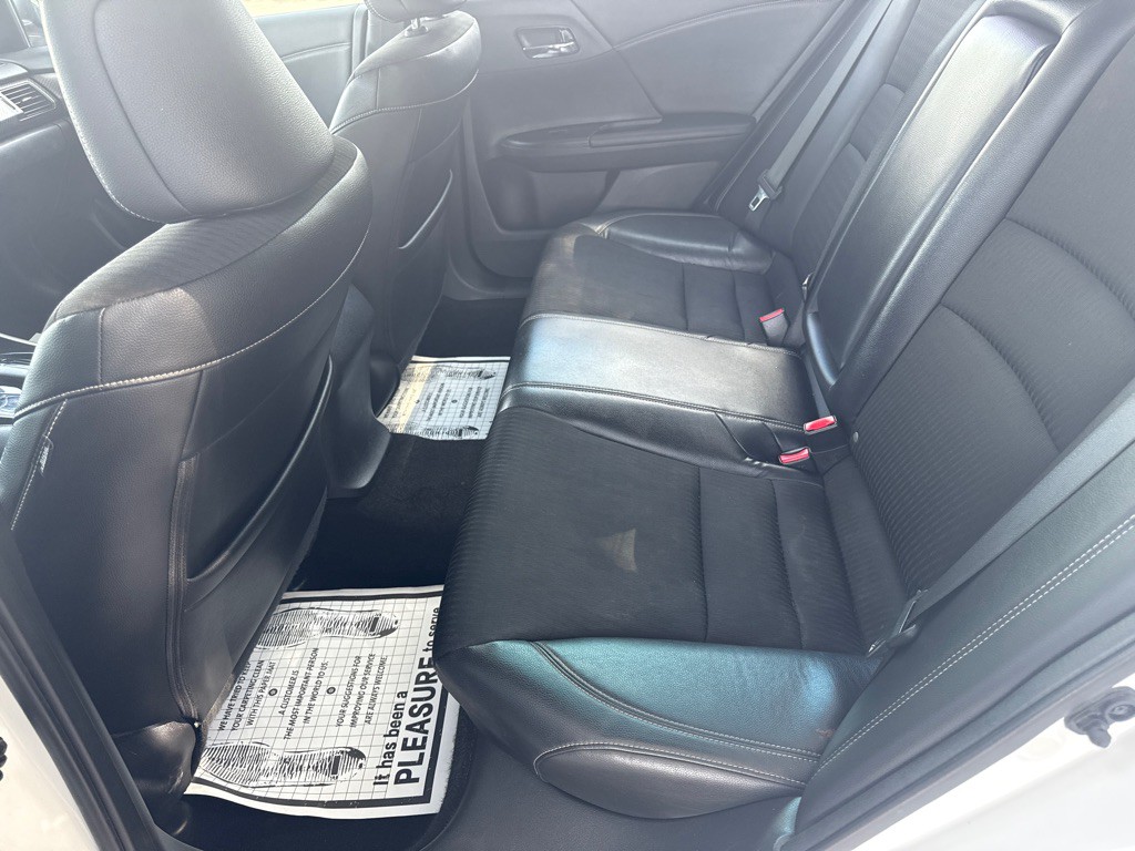 2017 Honda Accord Image 13