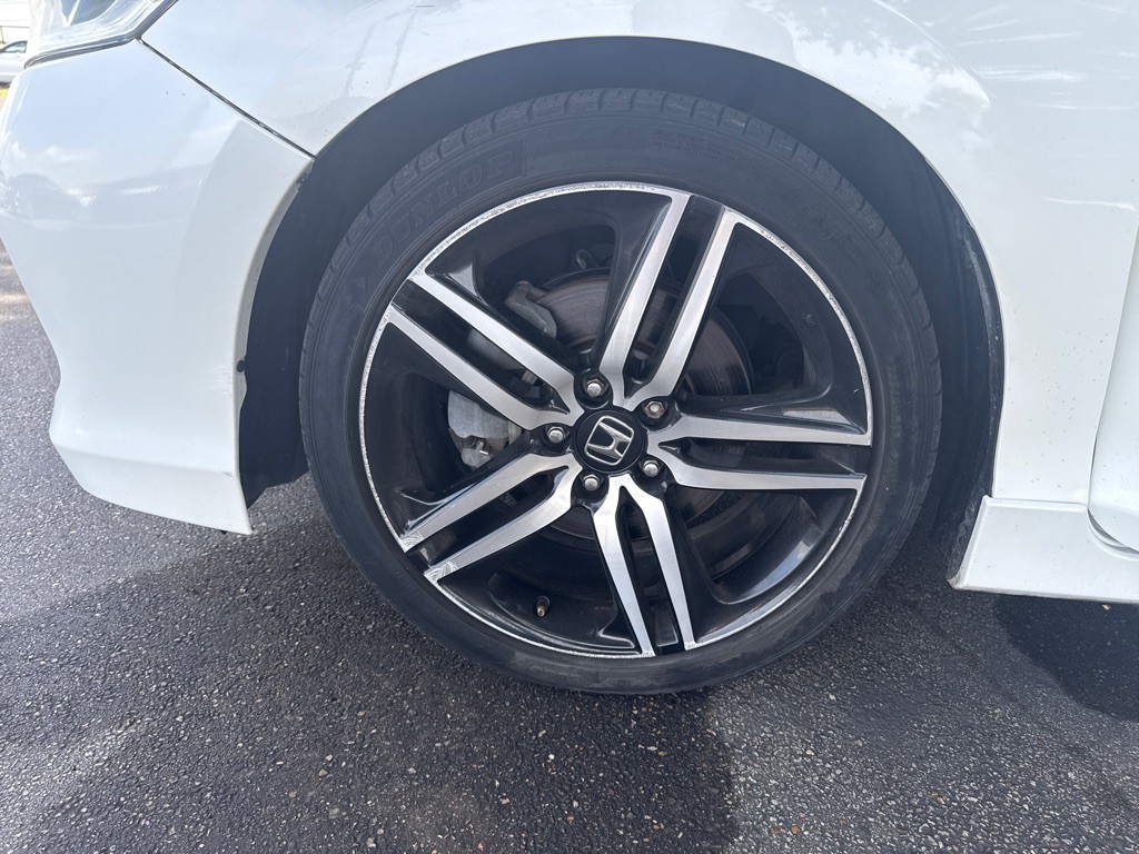 2017 Honda Accord Image 19