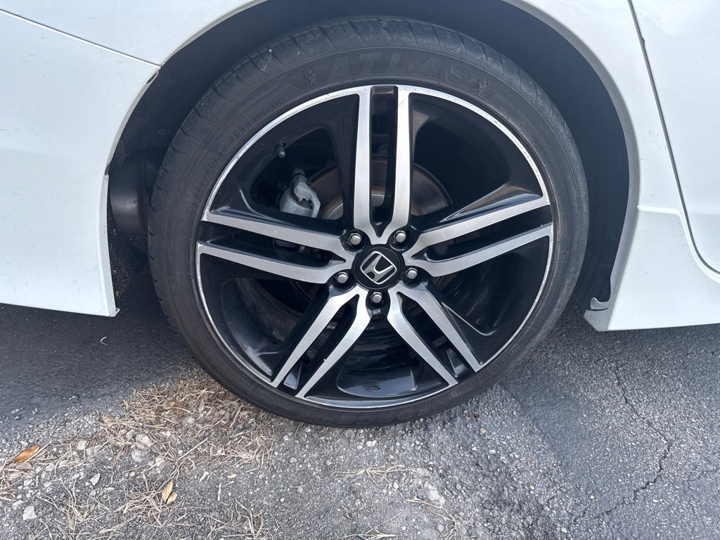 2017 Honda Accord Image 21