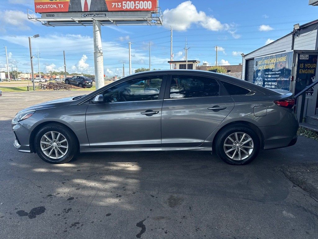 2018 Hyundai Sonata Image 2