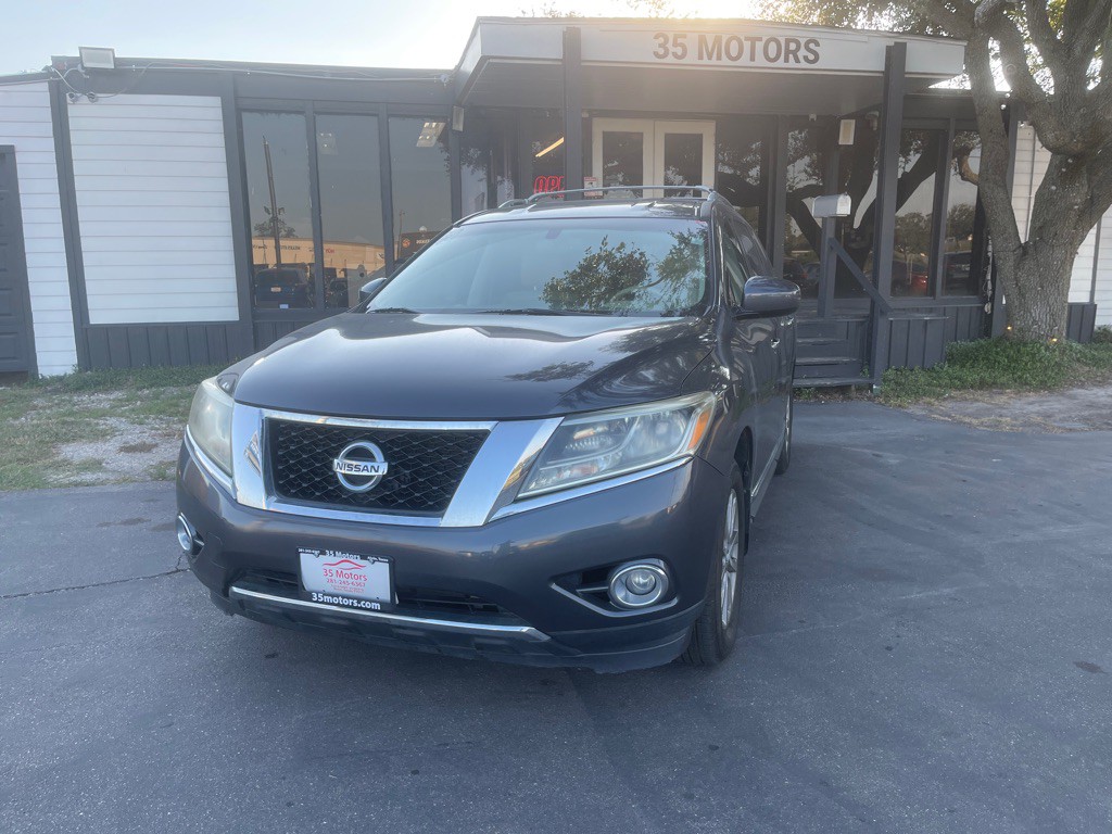 2013 Nissan Pathfinder Image 1