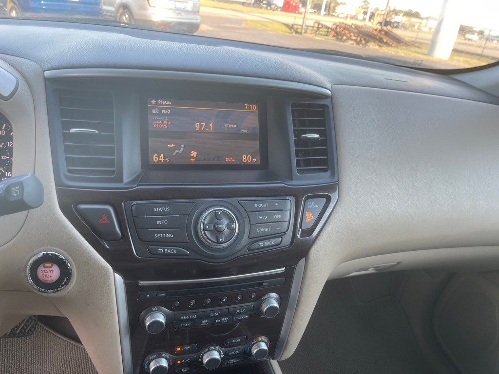 2013 Nissan Pathfinder Image 11