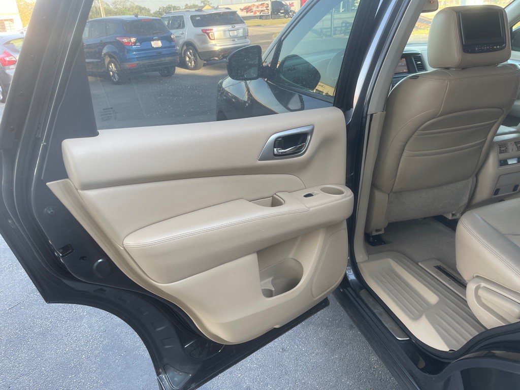 2013 Nissan Pathfinder Image 12