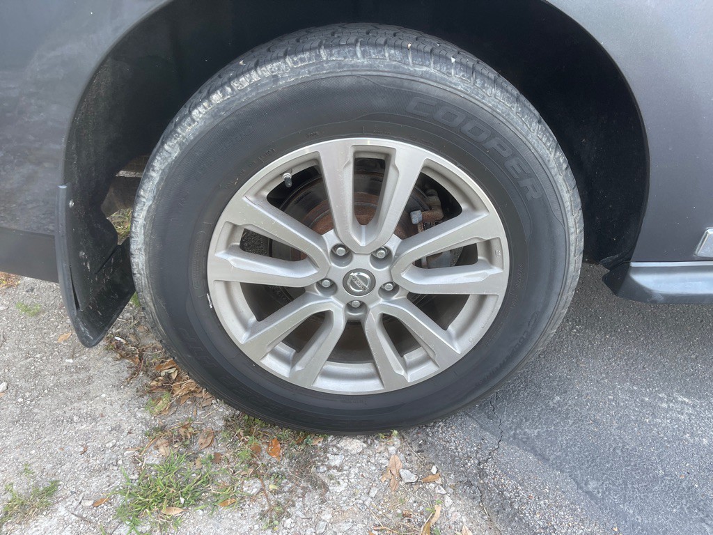 2013 Nissan Pathfinder Image 24