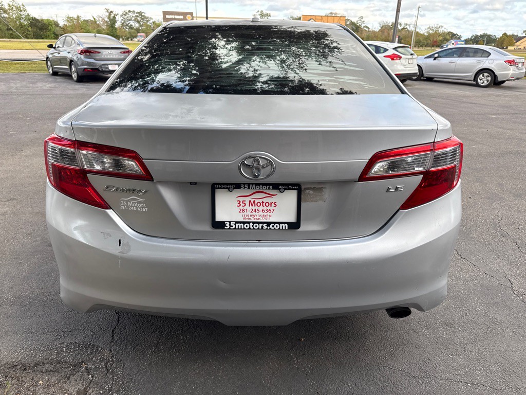 2014 Toyota Camry Image 4