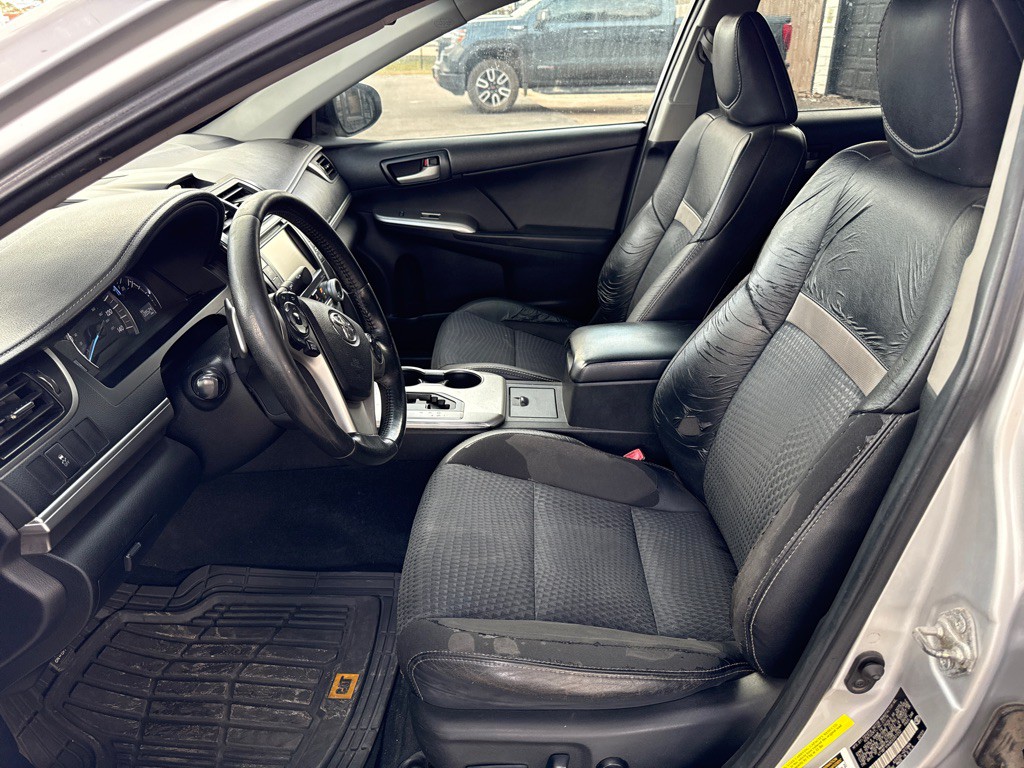2014 Toyota Camry Image 9