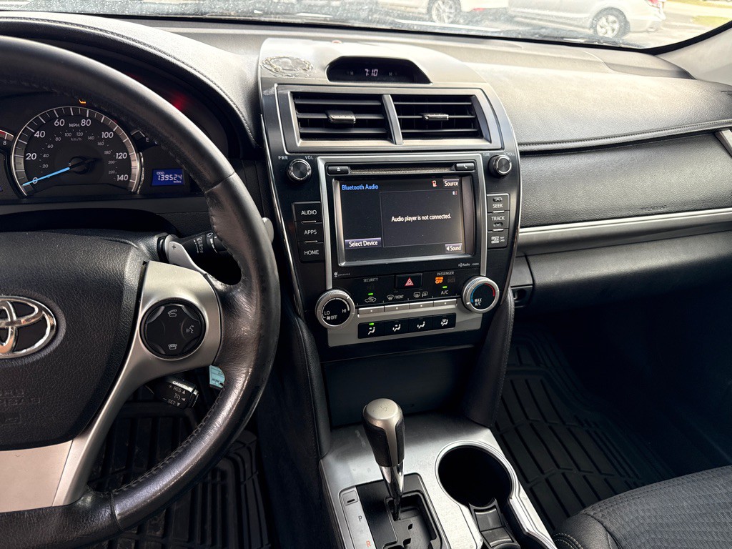 2014 Toyota Camry Image 11