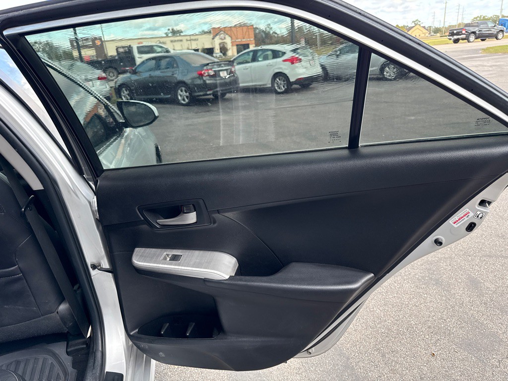2014 Toyota Camry Image 15