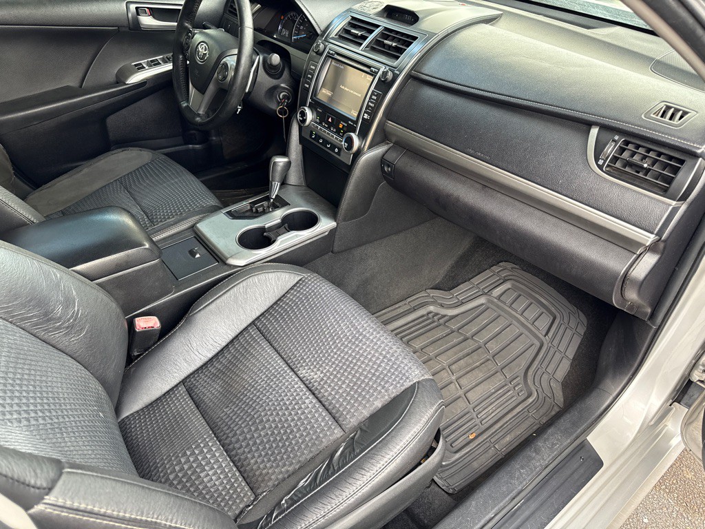 2014 Toyota Camry Image 18
