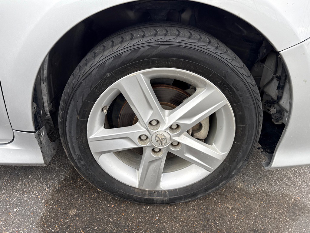 2014 Toyota Camry Image 22