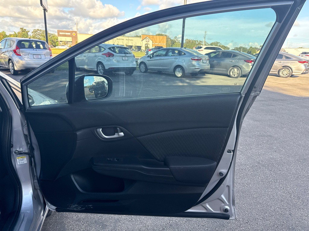 2015 Honda Civic Image 16