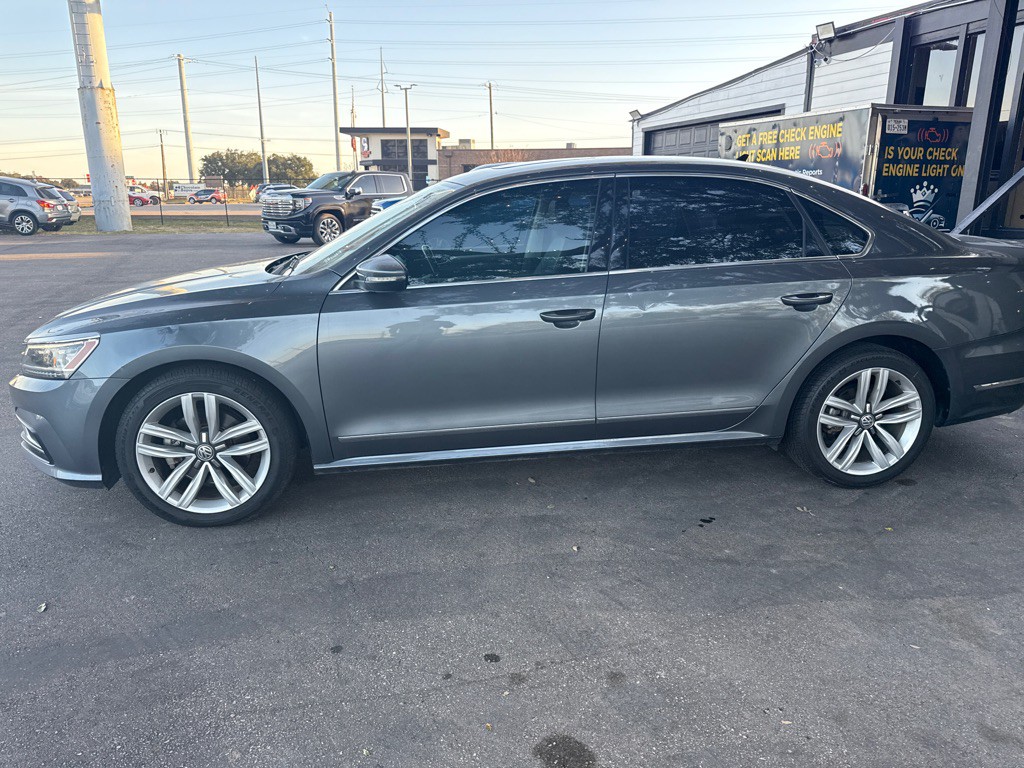 2017 Volkswagen Passat Image 3
