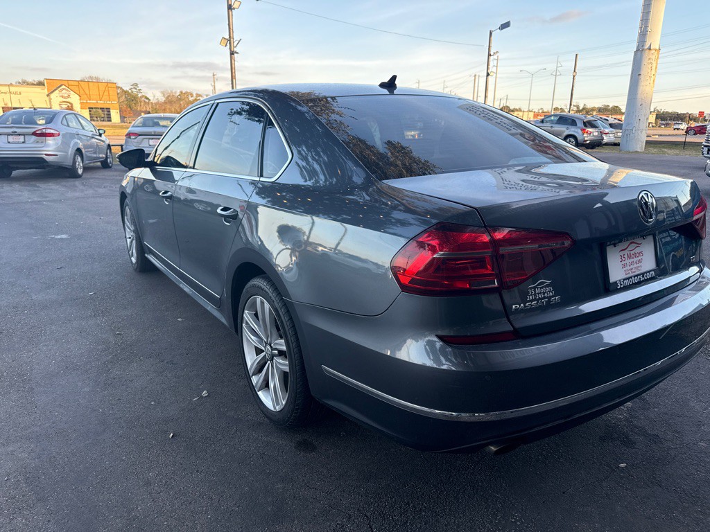 2017 Volkswagen Passat Image 4