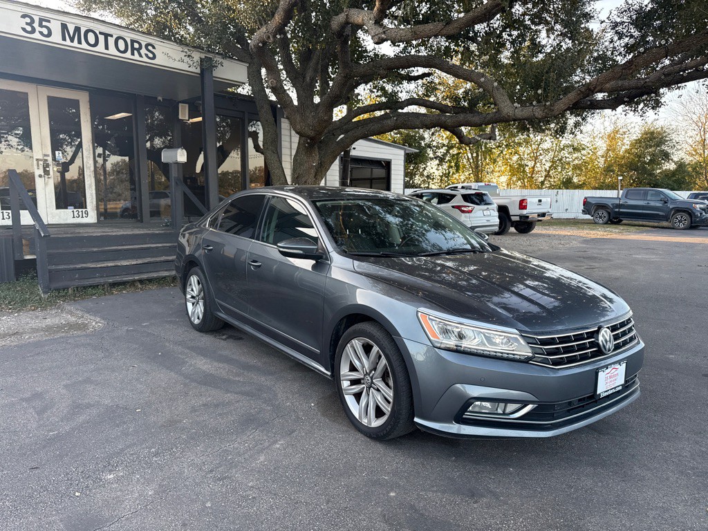 2017 Volkswagen Passat Image 8